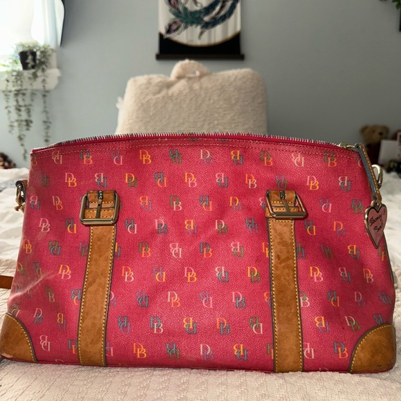 Beautiful and spacious vintage Dooney and Bourke bag, gorgeous pink! - Picture 2 of 4